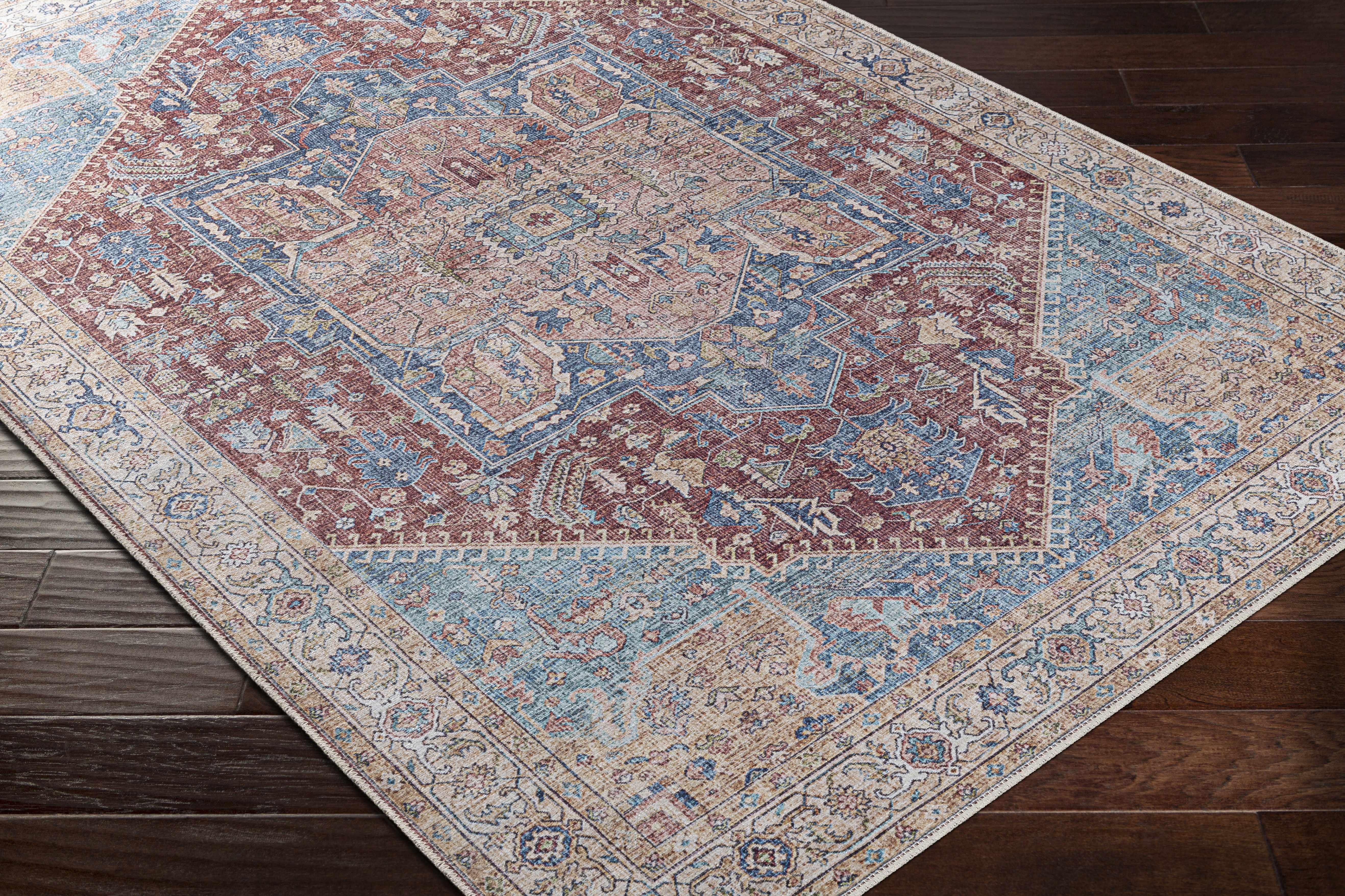 Como 2' x 2'11in Traditional Washable Area Rug - Hauteloom