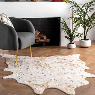 Off White Vaquero Macchiato Faux Cowhide rug - Contemporary Shaped 5' 9in x 7' 7in