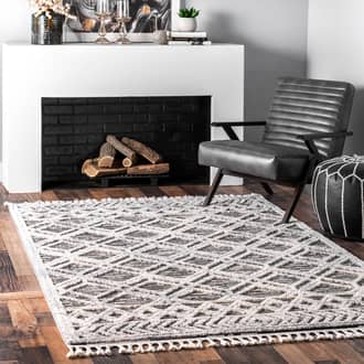 Gray Grooven Shaggy Lattice Tassel rug