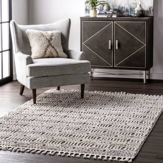 Gray Grooven Shaggy Iris Trellis Tassel rug