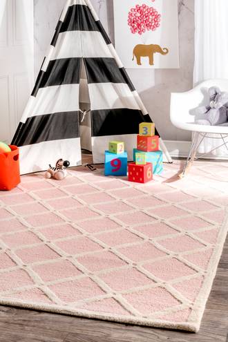 Pink Simplicity Knotched Lattice Trellis rug