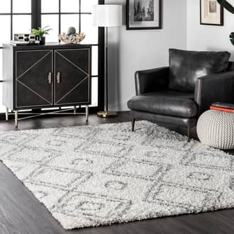 White Bermuda Double Diamond Shag rug