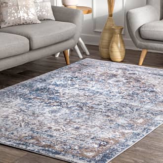 Light Blue Bosphorus Faded Star Petal Emblem rug