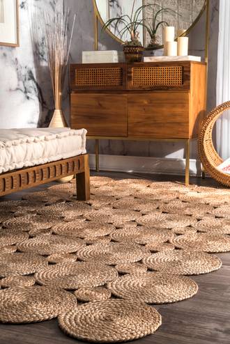 Natural Responsibly Handcrafted Jute Decorative Circles rug