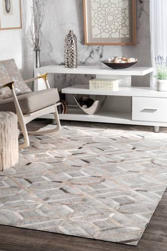 Gray Mandovi Cowhide Diamond Trellis rug