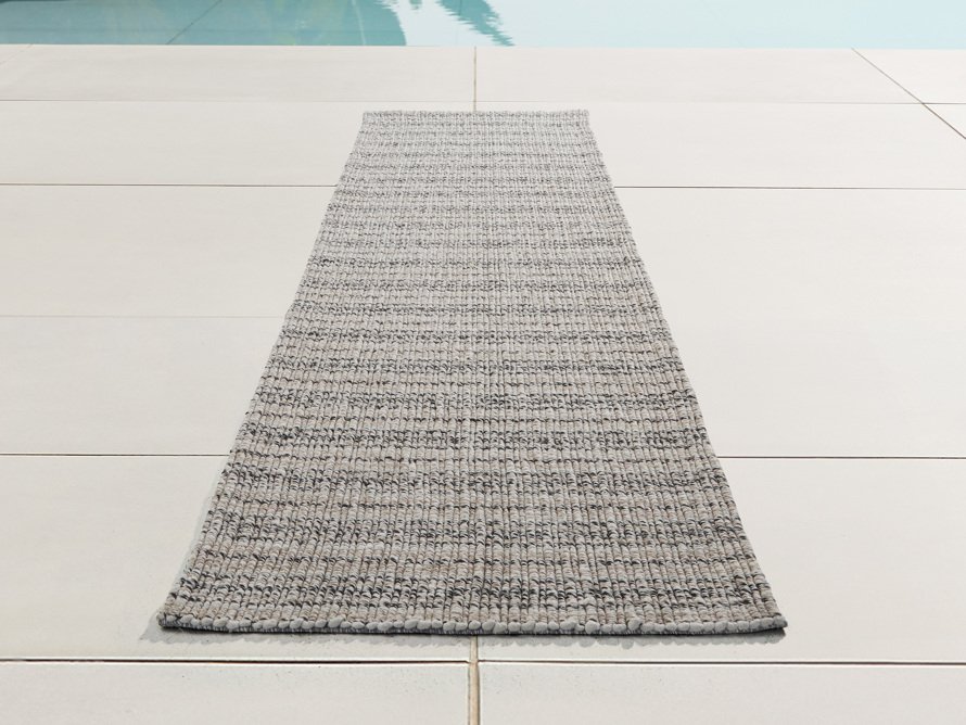 2'6 X 10  Dover Black & Ivory Runner Rug